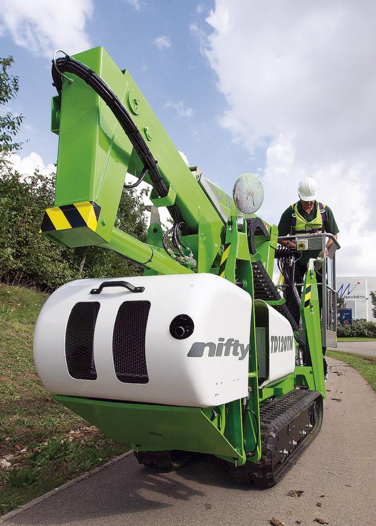 34 FOOT MANLIFT WITH TRACKS