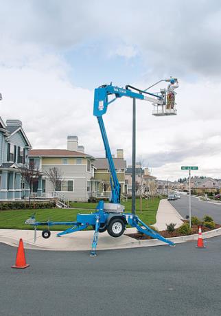 34 FOOT TOW BEHIND BOOM LIFT
